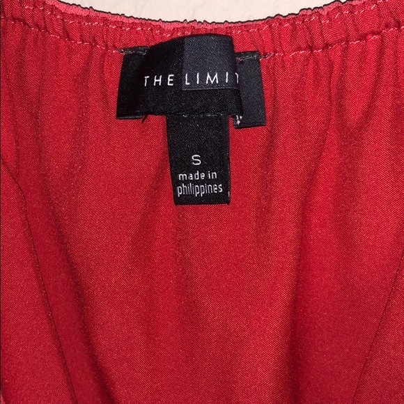 The Limited - Picture 7 of 8